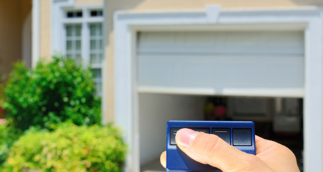 Thinking About To Buy A New Garage Door? What About An Automatic Garage Door?